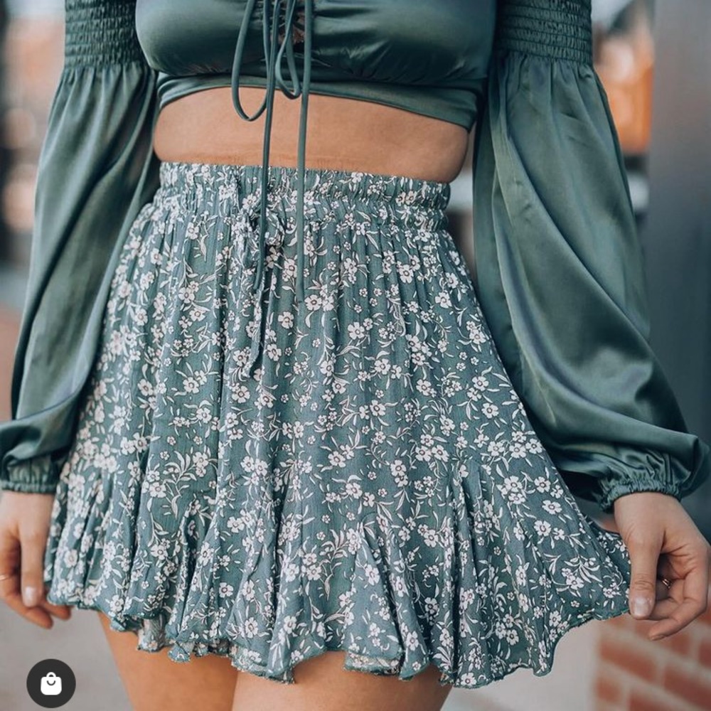 Floral Shorts NWOT